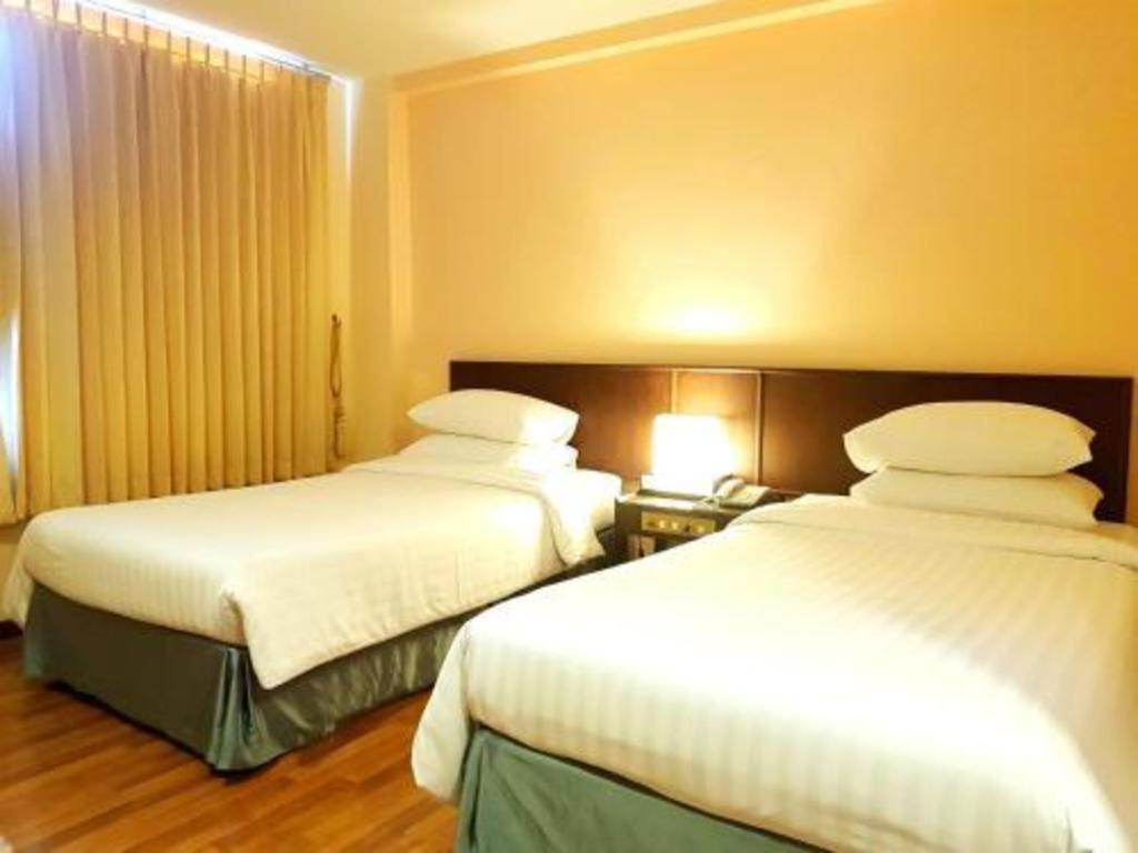 Dusit Hotel Sakon Nakhon Extérieur photo