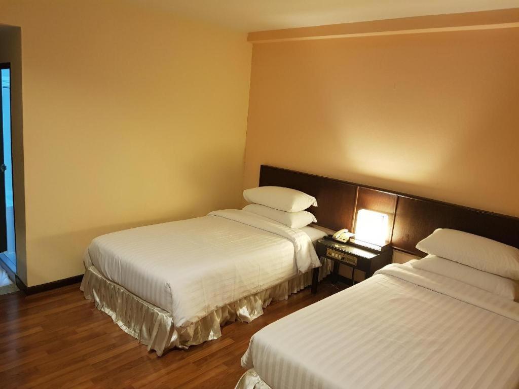 Dusit Hotel Sakon Nakhon Extérieur photo