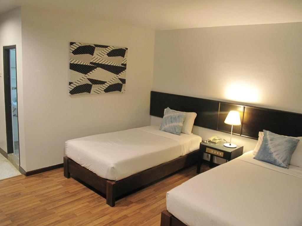 Dusit Hotel Sakon Nakhon Extérieur photo