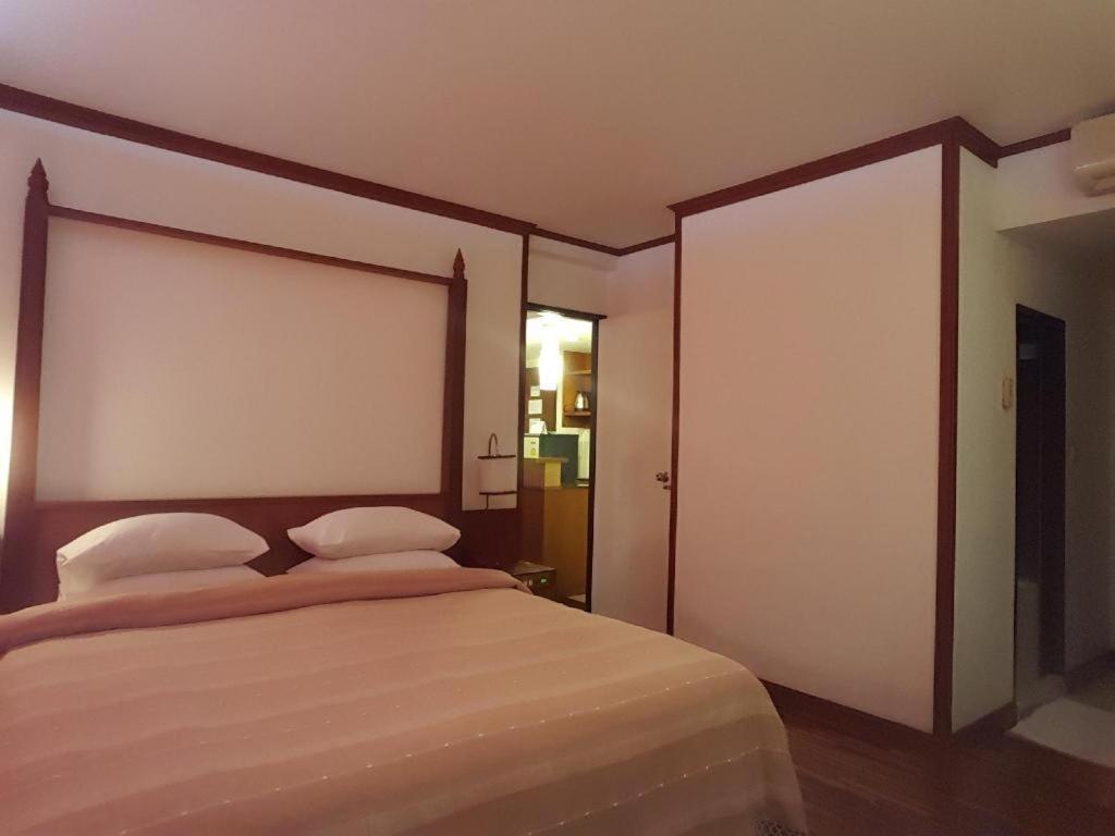 Dusit Hotel Sakon Nakhon Extérieur photo