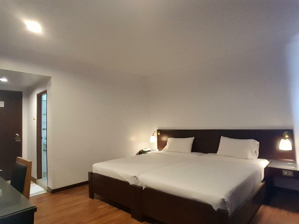 Dusit Hotel Sakon Nakhon Extérieur photo